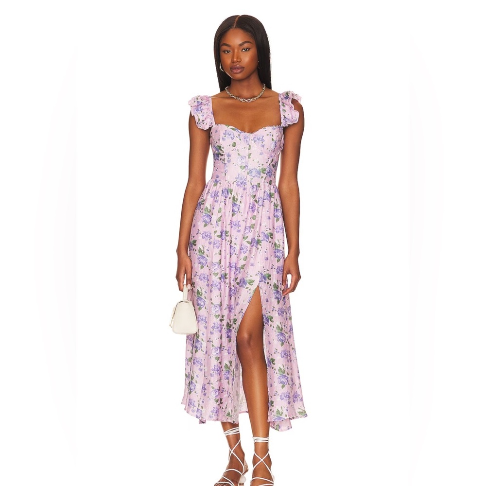 ASTR the Label Wedelia MIDI Dress in Purple Floral - Picture 2 of 8